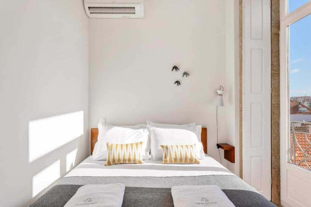 Host Wise - Lovely Shinny Flats With Balcony - Clerigos Porto Exterior photo