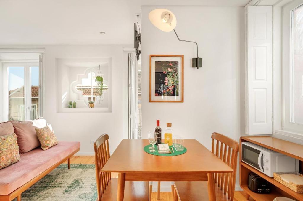 Host Wise - Lovely Shinny Flats With Balcony - Clerigos Porto Exterior photo